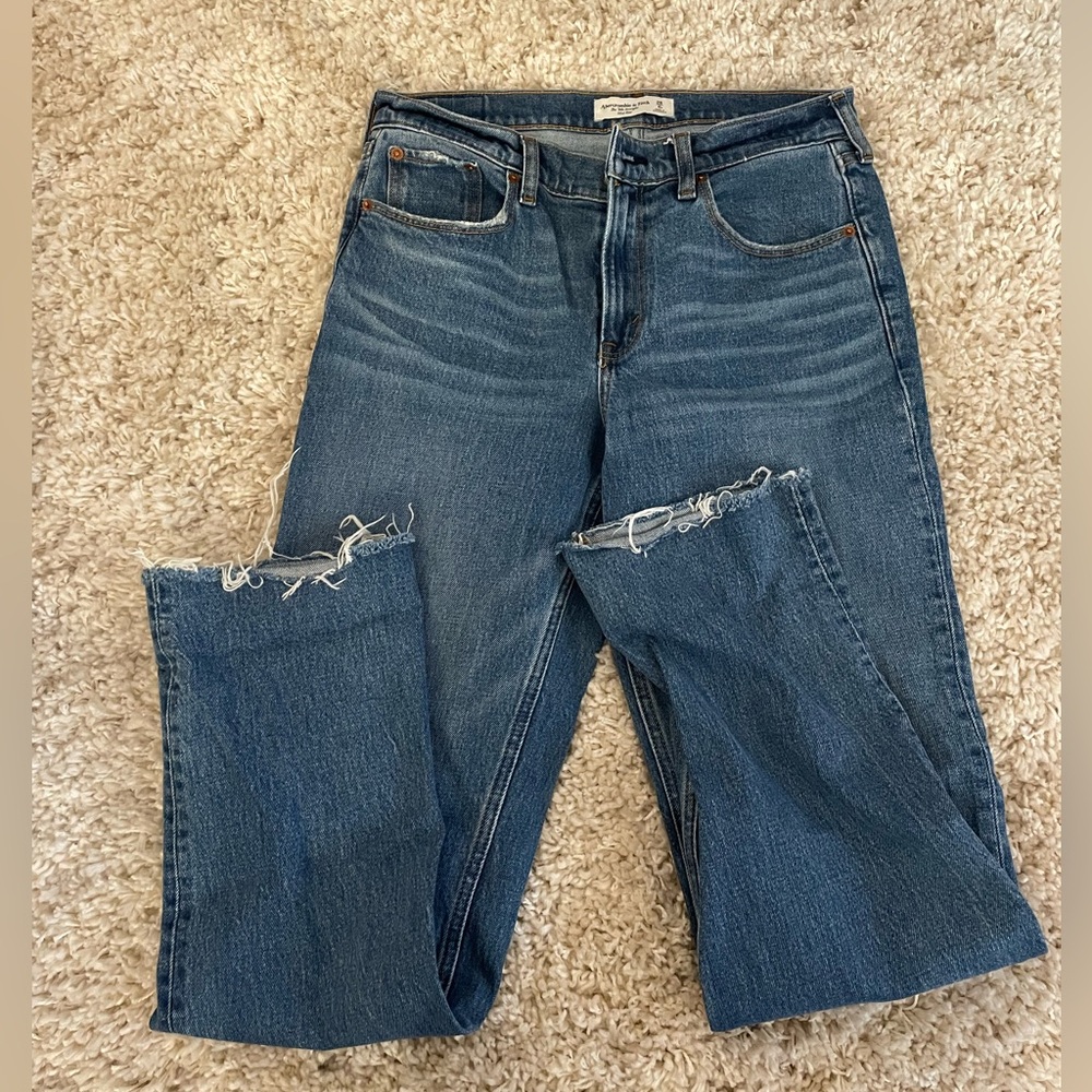 Abercrombie The 90s Straight Mid-Rise Jeans